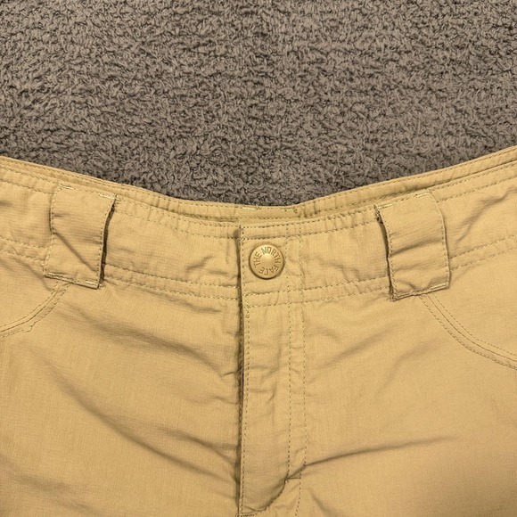 The North Face Shorts Womens 10 Khaki Outdoor Hiking Nylon Quick Dry Zip Pocket - Picture 2 of 10